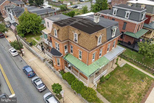 301 CHESTNUT ST, Columbia, PA 17512