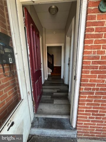 301 CHESTNUT ST, Columbia, PA 17512