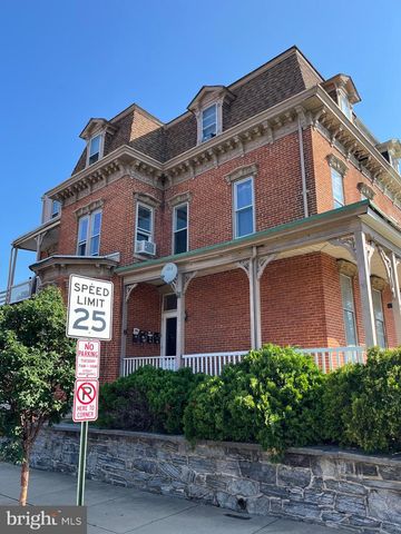 301 CHESTNUT ST, Columbia, PA 17512