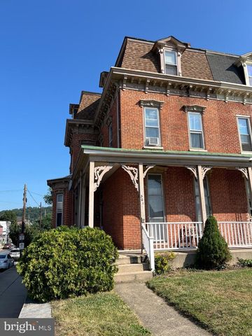 301 CHESTNUT ST, Columbia, PA 17512