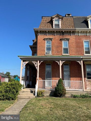 301 CHESTNUT ST, Columbia, PA 17512