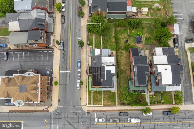 301 CHESTNUT ST, Columbia, PA 17512