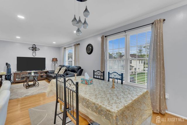 6 Ives Court, Monroe, NJ 08831