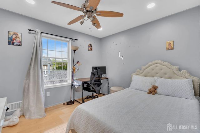 6 Ives Court, Monroe, NJ 08831