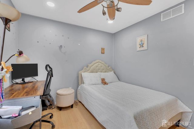 6 Ives Court, Monroe, NJ 08831