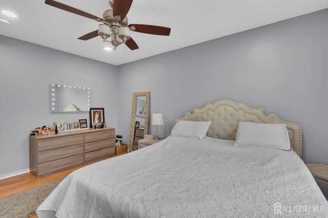 6 Ives Court, Monroe, NJ 08831