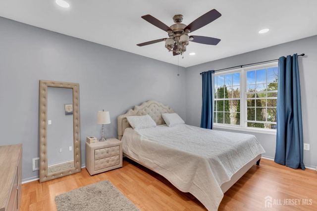 6 Ives Court, Monroe, NJ 08831