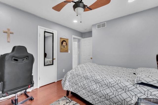 6 Ives Court, Monroe, NJ 08831