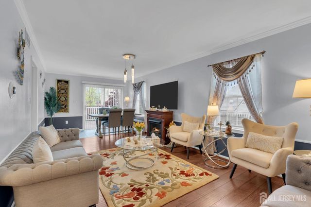 6 Ives Court, Monroe, NJ 08831