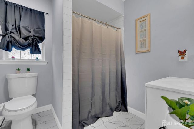 6 Ives Court, Monroe, NJ 08831