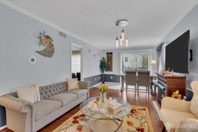 6 Ives Court, Monroe, NJ 08831