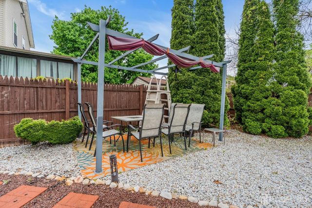 6 Ives Court, Monroe, NJ 08831