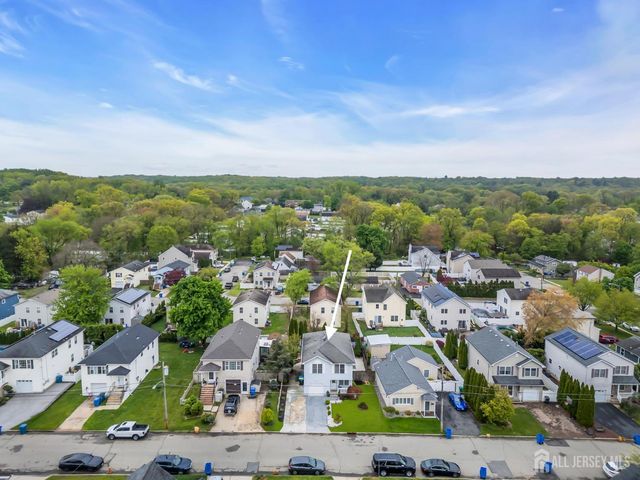6 Ives Court, Monroe, NJ 08831