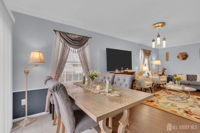 6 Ives Court, Monroe, NJ 08831