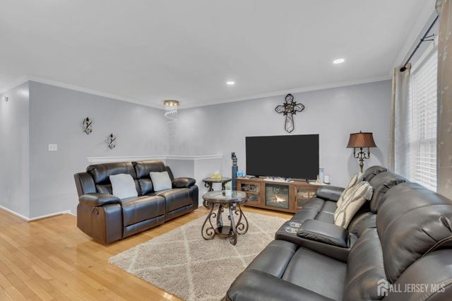6 Ives Court, Monroe, NJ 08831