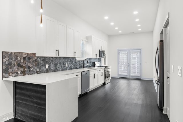 3251 Sutherland Avenue, Indianapolis, IN 46205