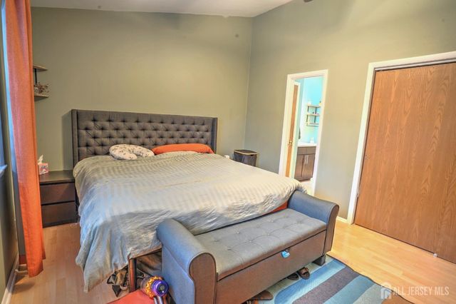 48 Birch Run Drive, Piscataway, NJ 08854