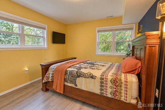 48 Birch Run Drive, Piscataway, NJ 08854