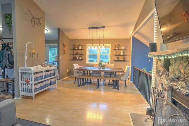 48 Birch Run Drive, Piscataway, NJ 08854