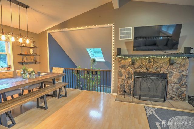 48 Birch Run Drive, Piscataway, NJ 08854