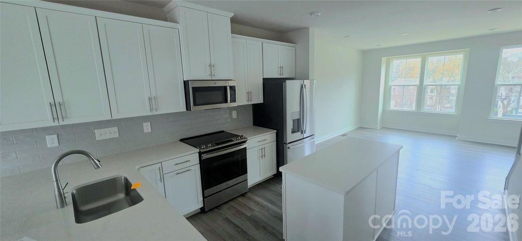 960 Broad River Lane, Charlotte, NC 28211