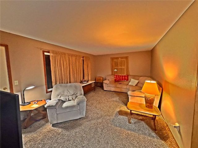 6806 Curvue Road, Eau Claire, WI 54703