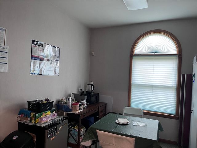 623 Post Road, Warwick, RI 02888