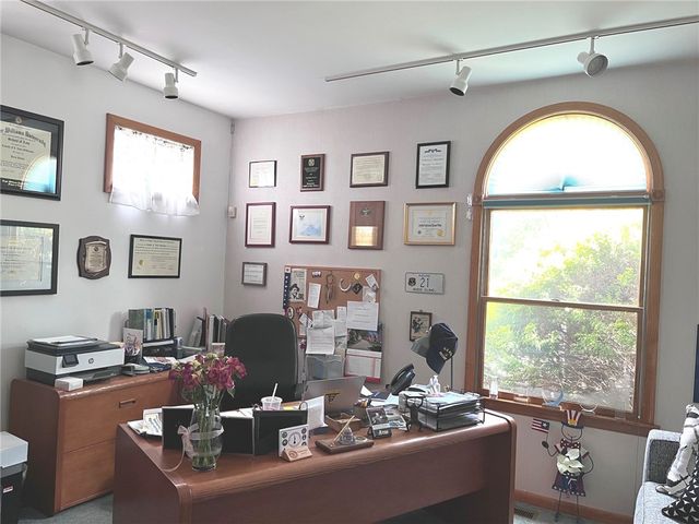 623 Post Road, Warwick, RI 02888