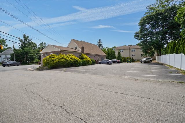 623 Post Road, Warwick, RI 02888