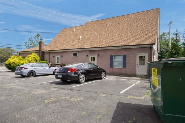 623 Post Road, Warwick, RI 02888