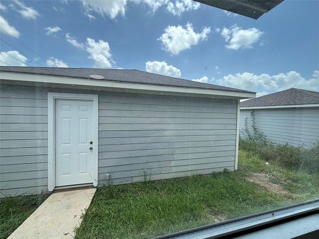 1123 Verde Trails Drive, Houston, TX 77073