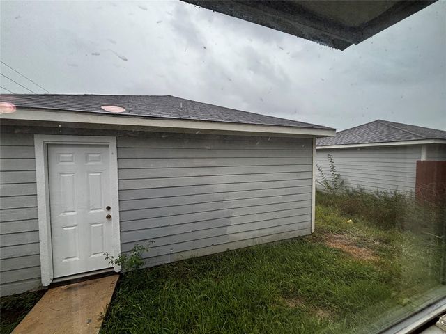 1123 Verde Trails Drive, Houston, TX 77073