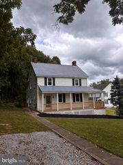 20 SEITZ AVE, Felton, PA 17322
