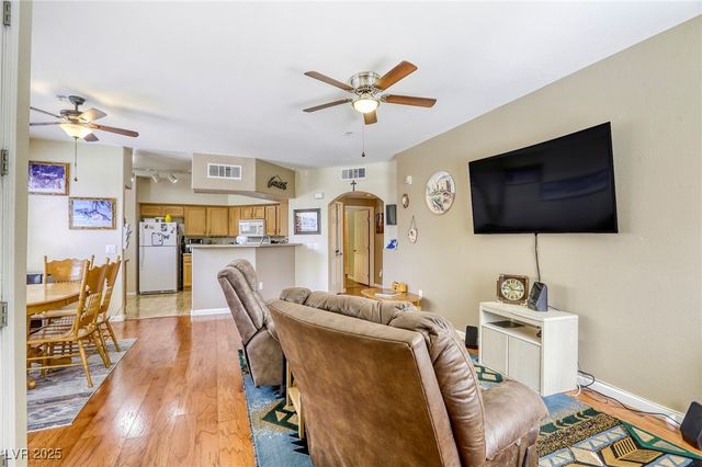 3975 North Hualapai Way 147, Las Vegas, NV 89129