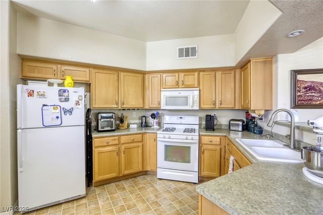 3975 North Hualapai Way 147, Las Vegas, NV 89129