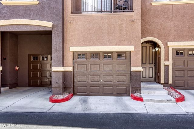 3975 North Hualapai Way 147, Las Vegas, NV 89129