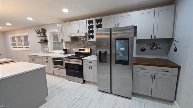 927 11th ST, Newport News, VA 23607