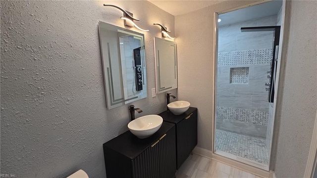 927 11th ST, Newport News, VA 23607