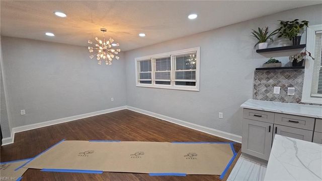 927 11th ST, Newport News, VA 23607