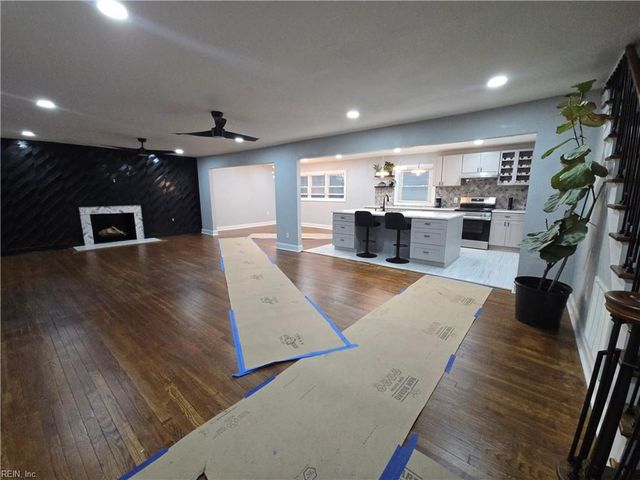 927 11th ST, Newport News, VA 23607