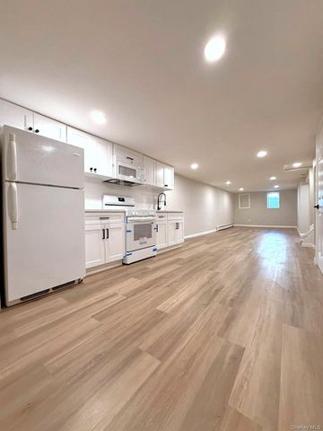 53 W Yaphank Road, Medford, NY 11763