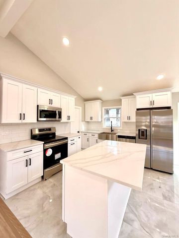 53 W Yaphank Road, Medford, NY 11763