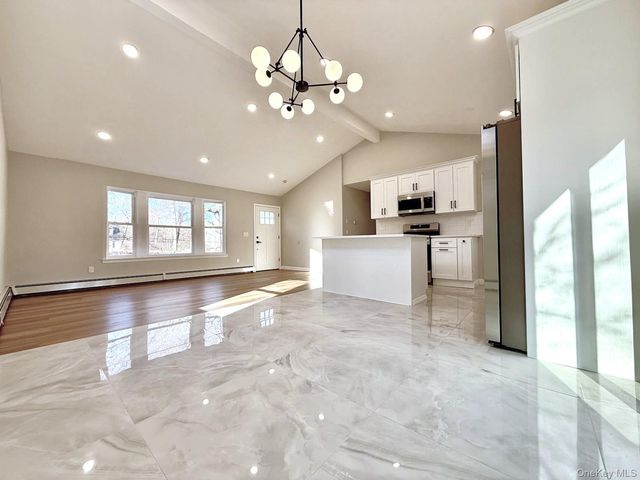 53 W Yaphank Road, Medford, NY 11763