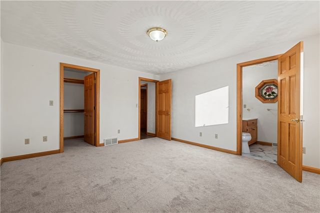 230 Roebling Dr, Saxonburg Boro, PA 16056