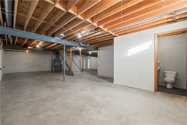 230 Roebling Dr, Saxonburg Boro, PA 16056