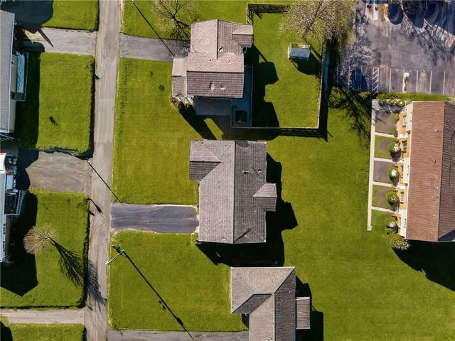 230 Roebling Dr, Saxonburg Boro, PA 16056