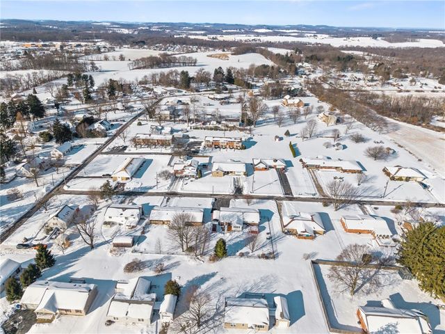 230 Roebling Dr, Saxonburg Boro, PA 16056