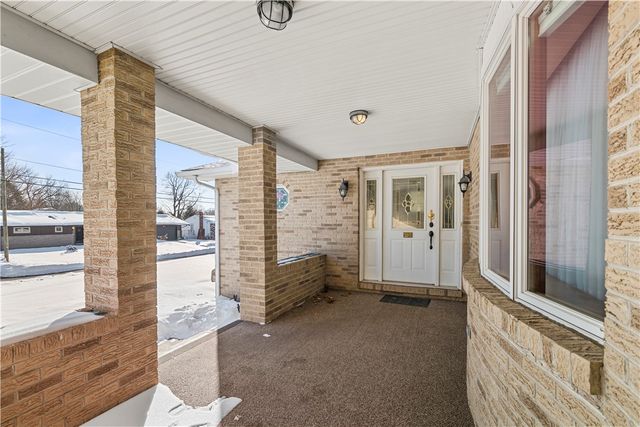 230 Roebling Dr, Saxonburg Boro, PA 16056