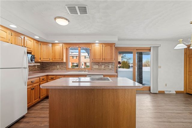 230 Roebling Dr, Saxonburg Boro, PA 16056