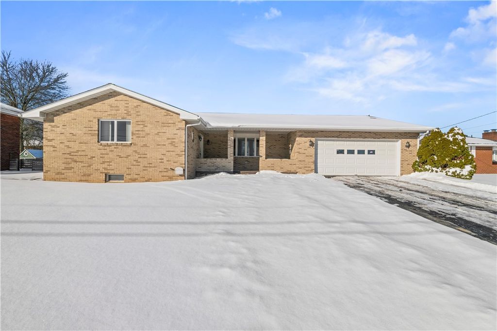 230 Roebling Dr, Saxonburg Boro, PA 16056